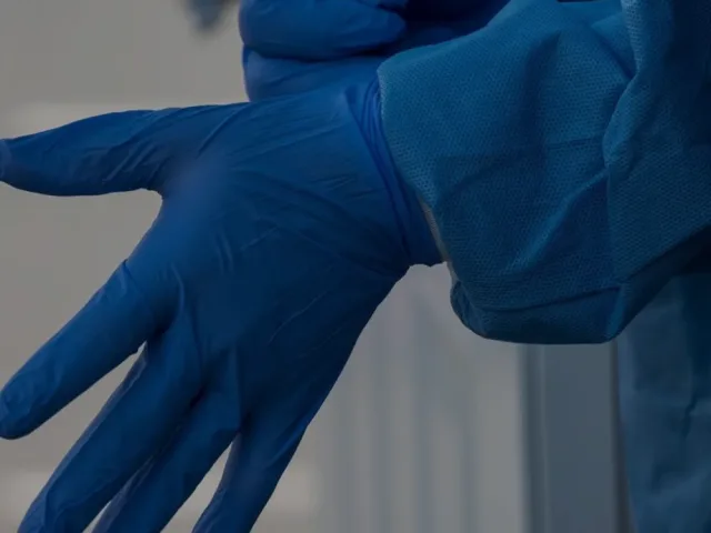 Gloves carried by Impact Medical